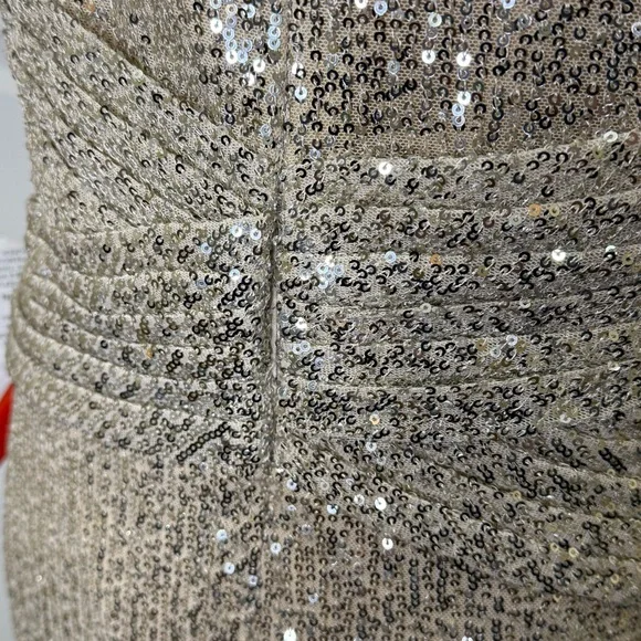 IEENA MAC DUGGAL NUDE SILVER FORMAL DRESS GOWN SEQUIN EMBELLISHED WOMEN’S SZ 12 - Picture 11 of 13